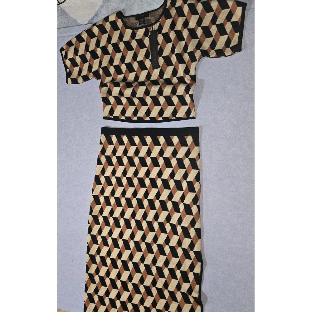 House of Harlow 1960 Women's 2 Piece Skirt Set Size M NWT Tan & Black Geometric